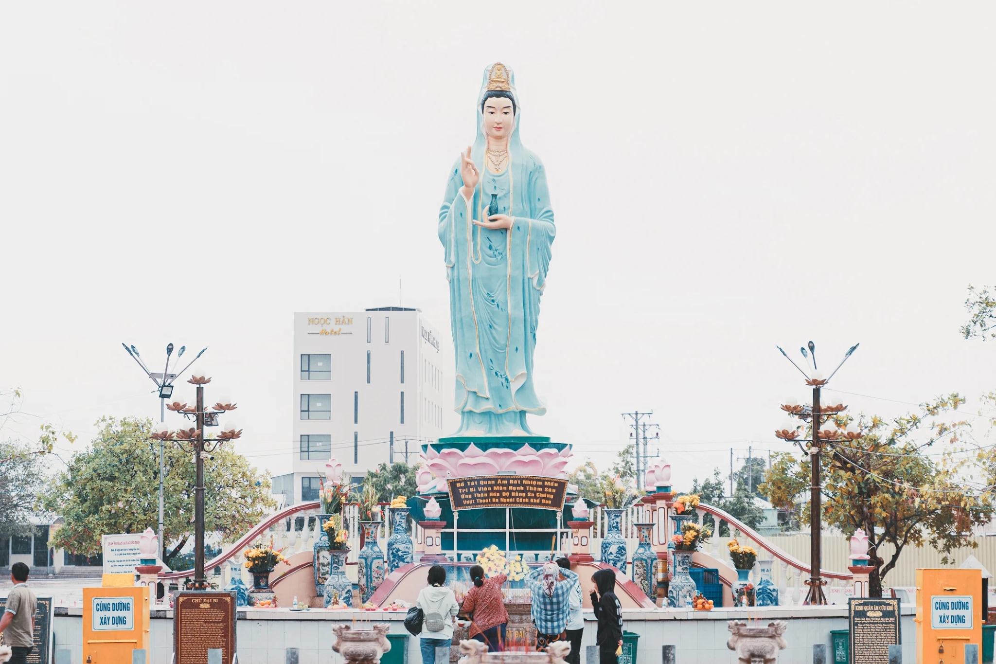 Quan Âm Phật Đài - Mẹ Nam Hải Bạc Liêu